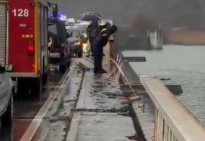 Makina bie në liqenin e Vaut të Dejës, plagosen tre persona