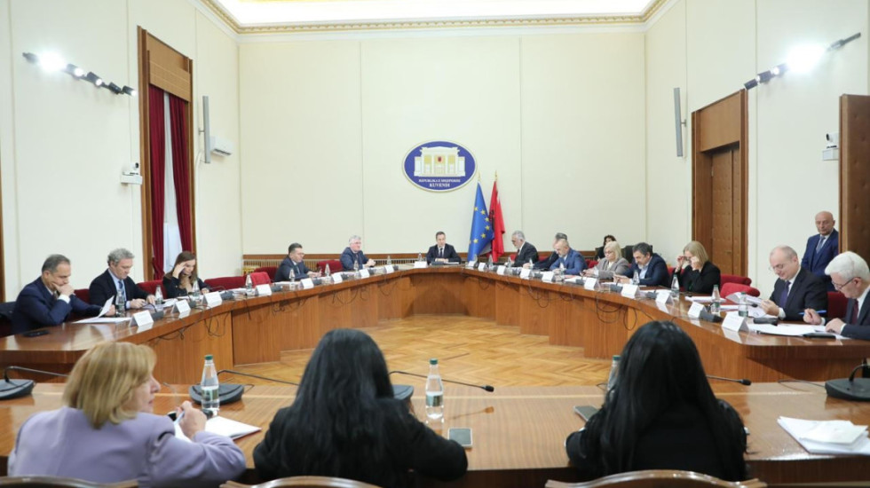 "Shtyrja, njollë turpi", Balla i përgjigjet PD për 'Ballukun': Ju bëni teatër, presim Kushtetuesen