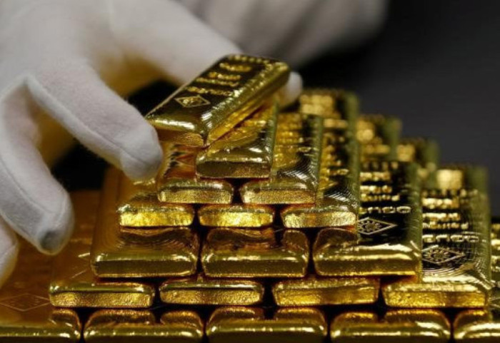 Pasiguria globale sjell uri për flori, çmimi i arit arrin në 5,500 dollarë