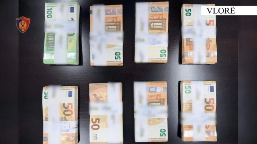 Një çantë me euro të padeklaruara, ndalohet greku në Sarandë