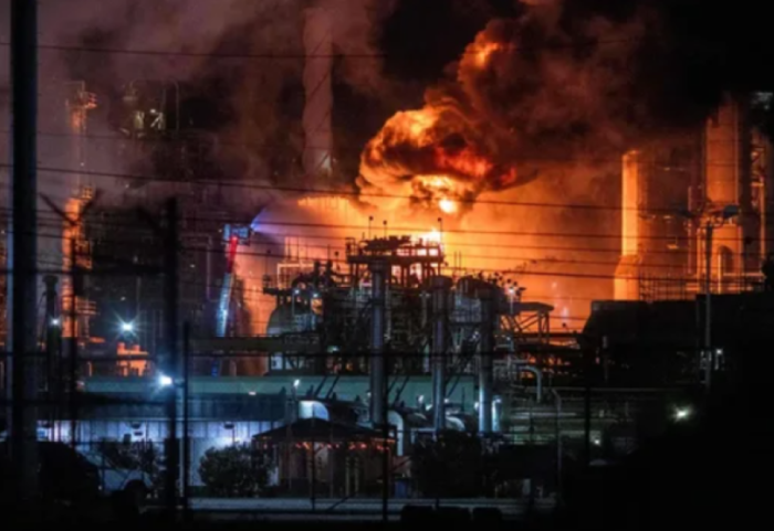 Shpërthen në flakë rafineria më e madhe e naftës në Turqi, dëmet kolosale