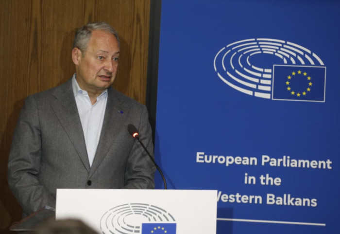 Nga Balluku te klima politike, Schieder: Drejtësia të bëjë punën e saj. Jo molotov, por betejë me argumente