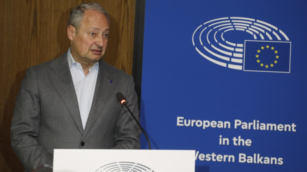 Nga Balluku te klima politike, Schieder: Drejtësia të bëjë punën e saj. Jo molotov, por betejë me argumente