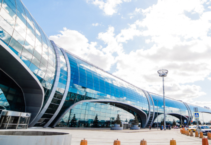 Miku i Putinit blen me “qindarka” aeroportin që dikur ishte krenaria e Rusisë