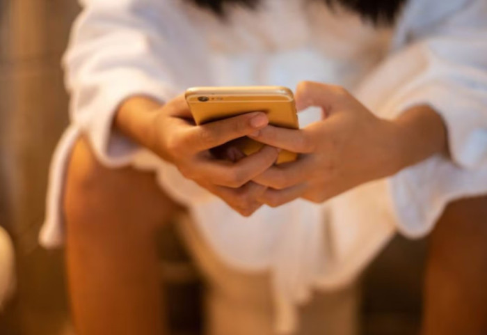 “Nuk e dija që isha shtatzënë”, shkoi në tualet pasi mbylli punën dhe lindi fëmijën