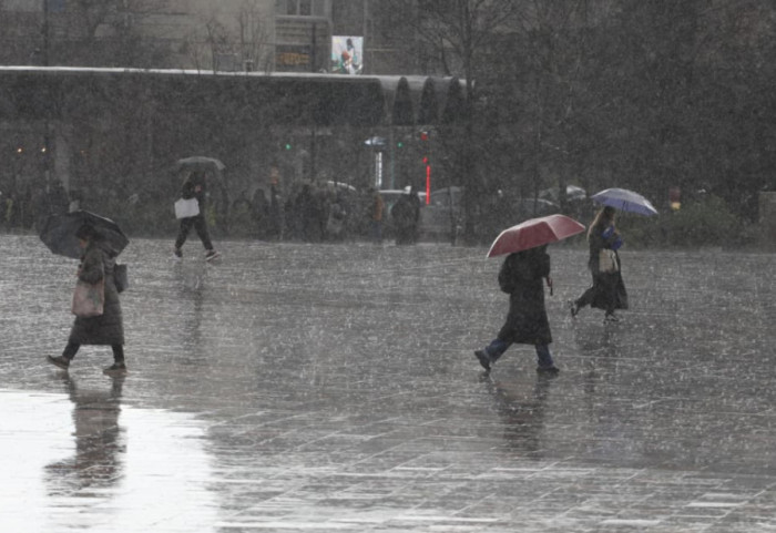 Shtrëngata dhe erë e fortë, parashikimi i motit për këtë të enjte