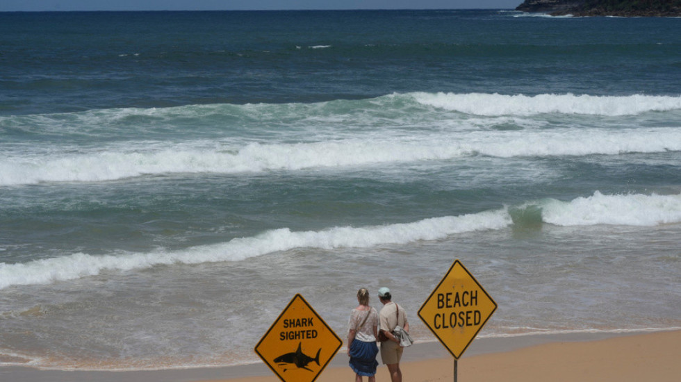 13-vjeçari hero noton 4 km në det për të shpëtuar nënën, vëllanë dhe motrën e tij