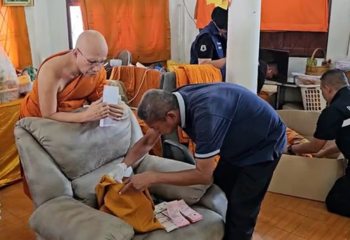 Skandal me murgjit budistë, kapen me drogë e materiale pornografike