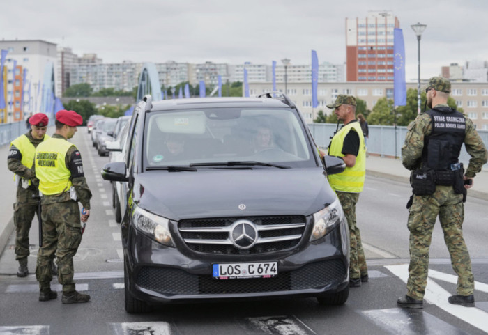Spiunonte te Rusia, arrestohet në zyrë punonjësi i Ministrisë së Mbrojtjes polake