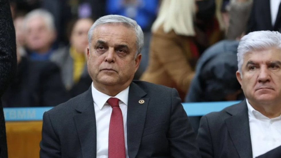 "S'ka rritje, na duhen lekët për t'u armatosur përballë Greqisë", deputeti lë pa fjalë 17 milionë pensionistë në Turqi