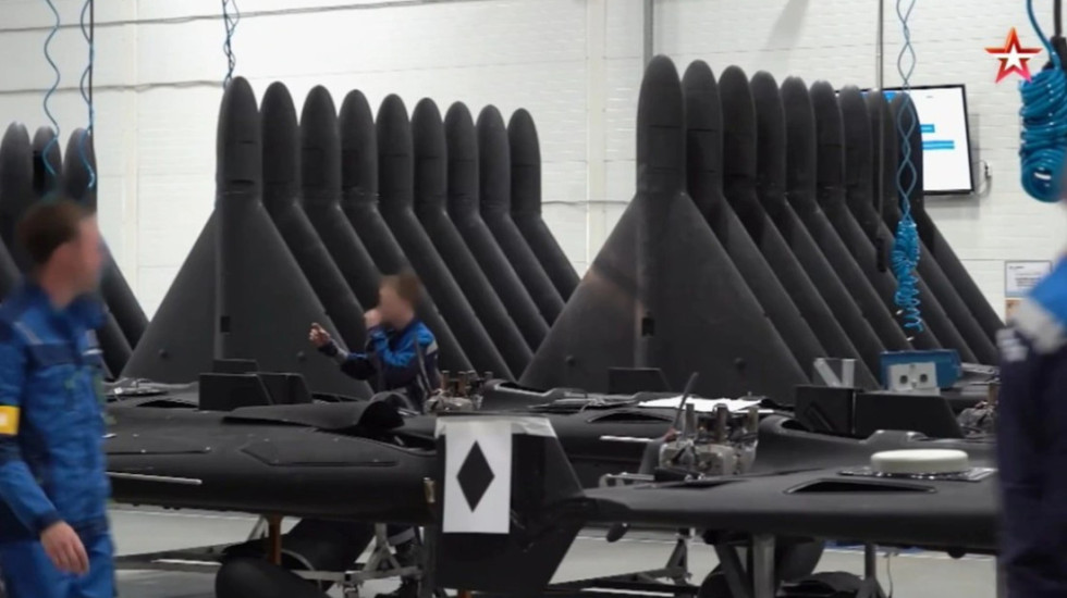 Fabrika "fantazmë" që furnizon Rusinë me dronë vdekjeprurës dhe rekruton stafin përmes Tinder