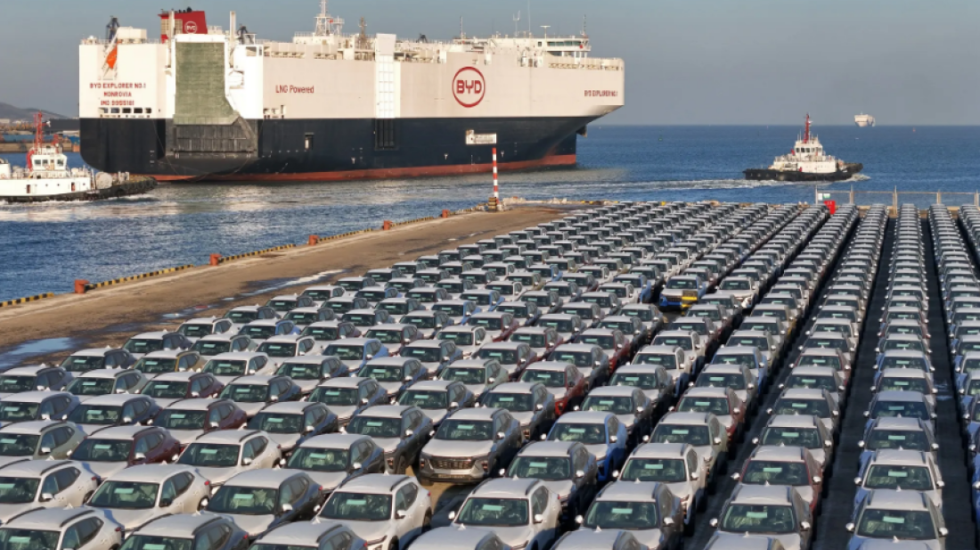 Përbindëshi detar kinez që mbush tregun europian me makina elektrike