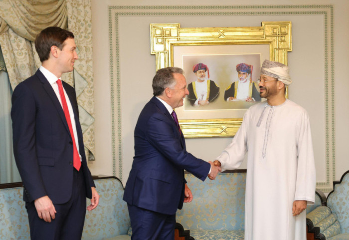 Mes tensioneve e kërcënimeve, mbyllet bisedimet SHBA-Iran në Oman