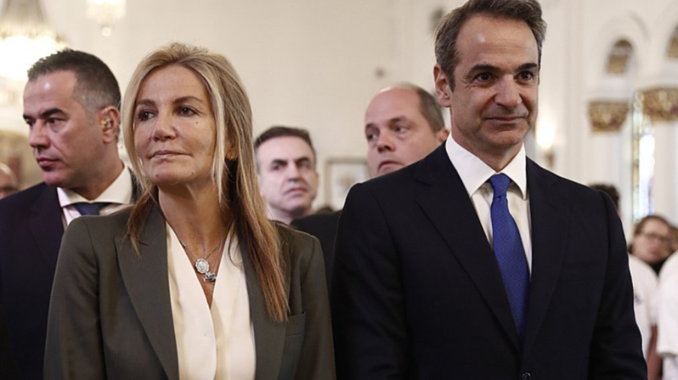 Shoqëronte Micotaqis në ceremoninë e Lojërave Olimpike, bëhet për spital gruaja e kryeministrit grek