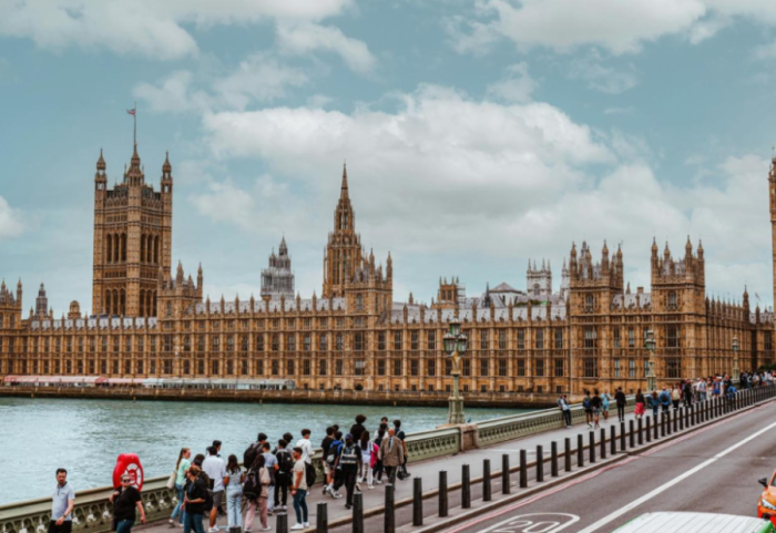 Westminsteri rrezikon shembjen, restaurimi kërkon 61 vite punë dhe 50 miliardë euro