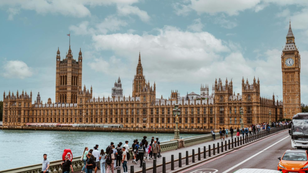 Westminsteri rrezikon shembjen, restaurimi kërkon 61 vite punë dhe 50 miliardë euro