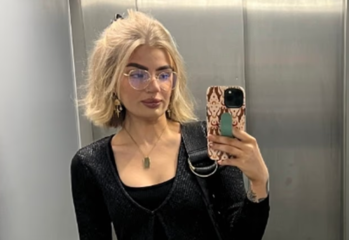 Kolegët vunë bast kush do flinte i pari me të, shitësja padit kompaninë dhe kërkon dëmshpërblim