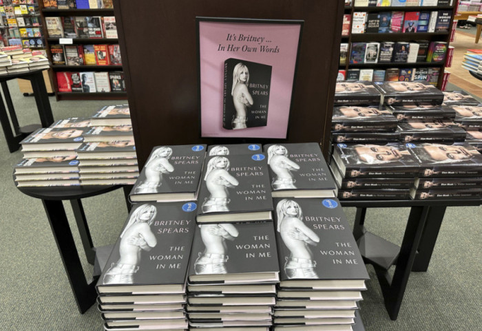 Britney Spears shet të drejtat për të gjithë katalogun muzikor