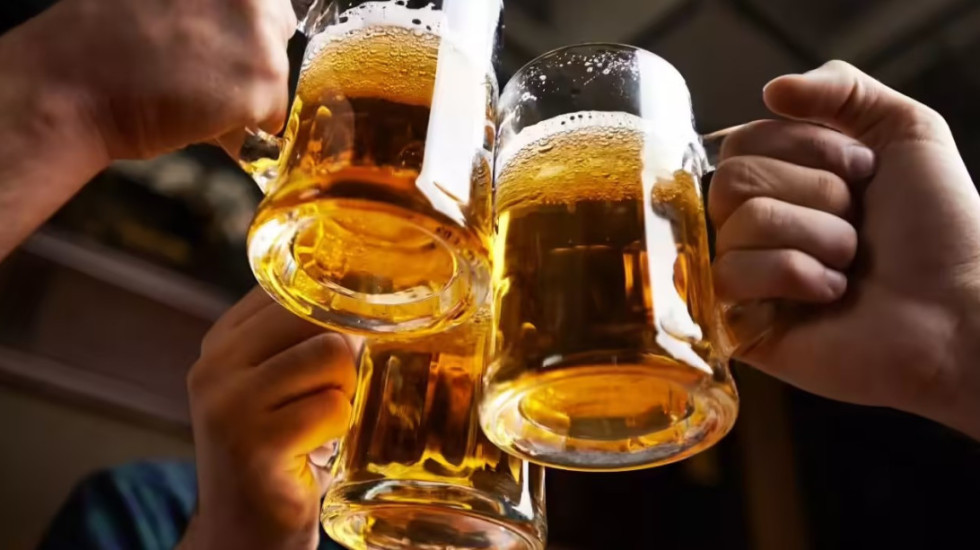 Kriza ekonomike prek edhe gjigandin e birrës, gati largimi i 6 mijë punonjësve