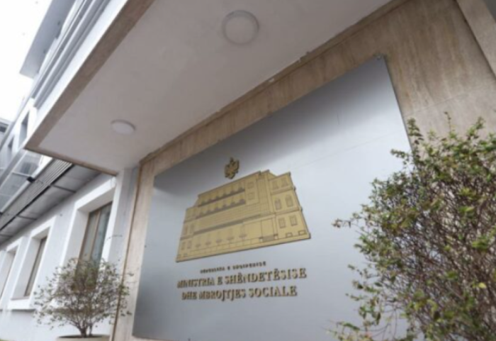 Shpërthim fruthi në shkolla e kopshte? Vjen reagimi i Ministrisë së Shëndetësisë