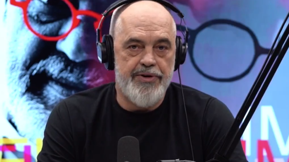 “Partia e dhunës pagoi rrugaçët e lagjeve”, Rama kritikon PD për sulmin me molotov ndaj policisë