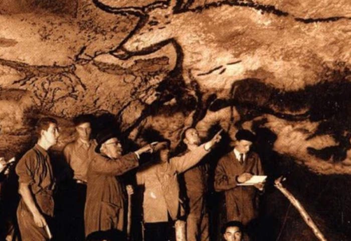 Djali ndoqi qenin dhe zbuloi një botë të fshehur prej mijëra vitesh