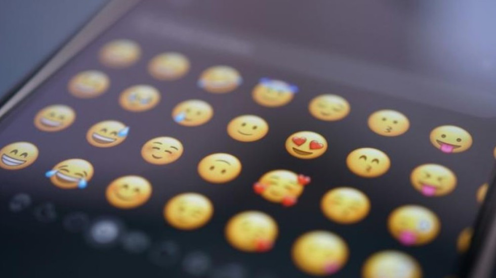 Hamasi përdori emoji-t e dashurisë si sinjal për sulmin e 7 tetorit ndaj Izraelit
