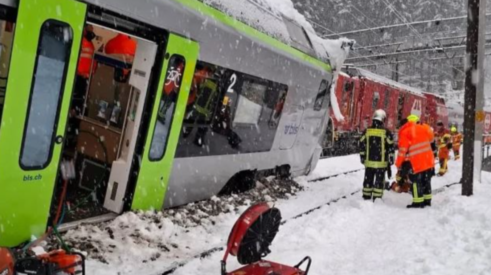 Orteku nxjerr trenin nga shinat në Zvicër, ka të lënduar