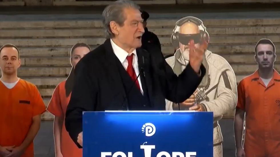 Berisha, thirrje Policisë dhe rinisë për 20 shkurtin: Mos zbatoni urdhra të paligjshëm, Tirana të “derdhet në shesh”