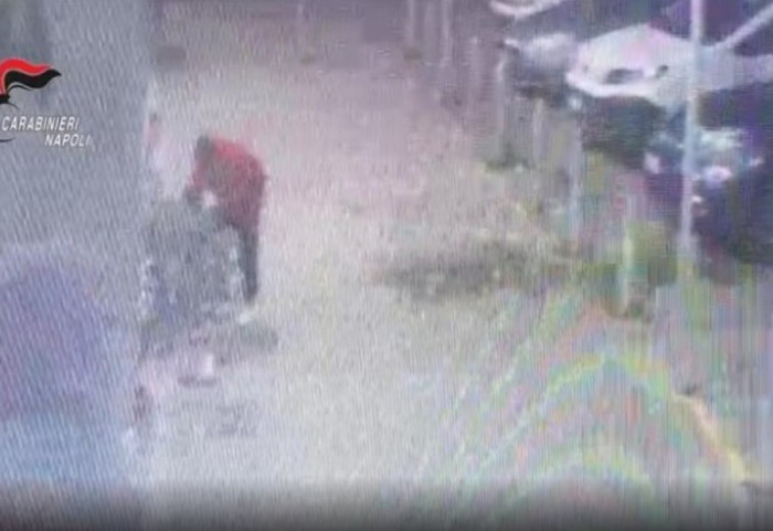 Rasti i dytë në 72 orë, ganezi tenton t’i rrëmbejë nënës djalin në supermarket, në Itali