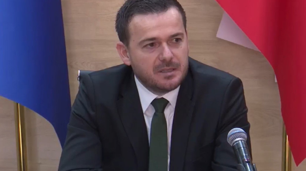 “Hiqet nafta për fermerët” Salla shpjegon skemën e re për bujqësinë