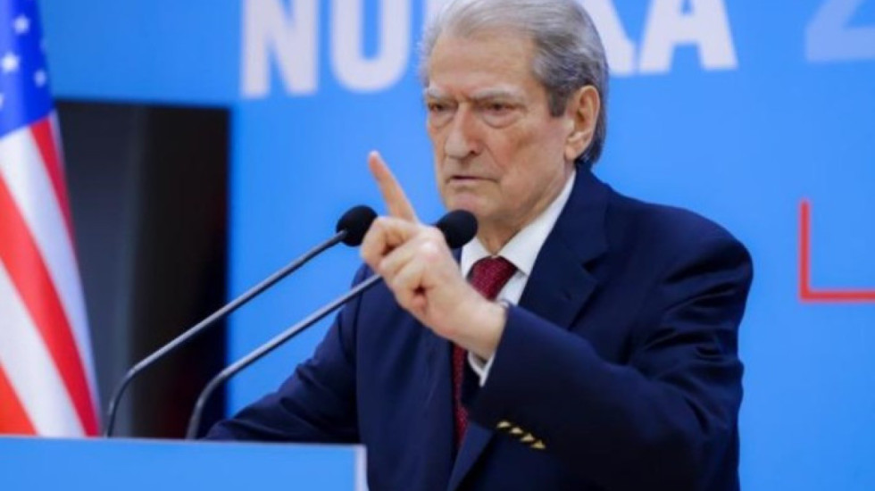 "Ka 4 ditë nuk hyn në shtëpi" Berisha për Ballukun: Edhe prapa diellit po të shkojë, do ta gjejmë