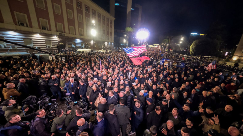 Protesta e radhës të shtunën, Berisha: Kryengritja kalon në fazën e ...