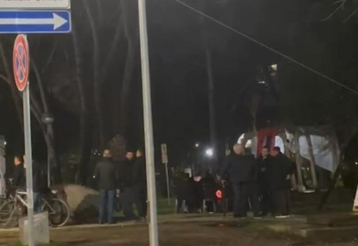 Protesta e PD, Adriatik Lapaj zhvendoset nga kryeministria