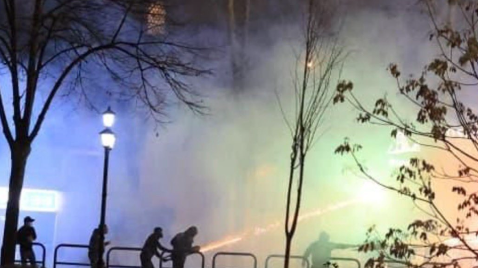 Akuzat se u hodh gaz lotsjellës në xhami, reagon kryeministri Rama: Kur mortja e shtyn qenërinë tek dera e xhamisë