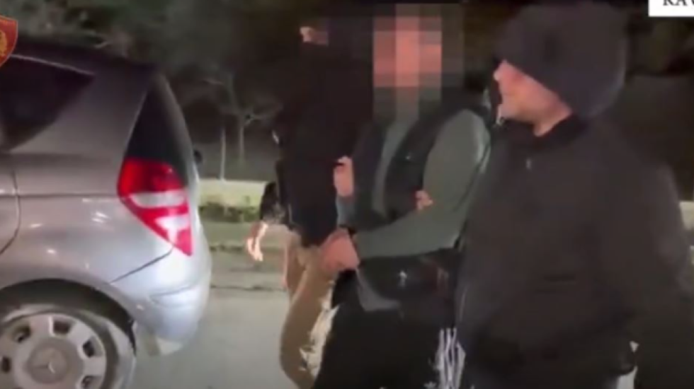 Vrasja për parkimin në Kavajë, arrestohet autori, sekuestrohet dhe arma e krimit