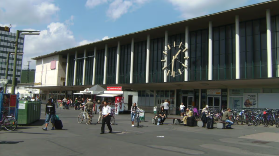 Afgani sulmon Dëshmitarët e Jehovahit në Gjermani, 3 të plagosur