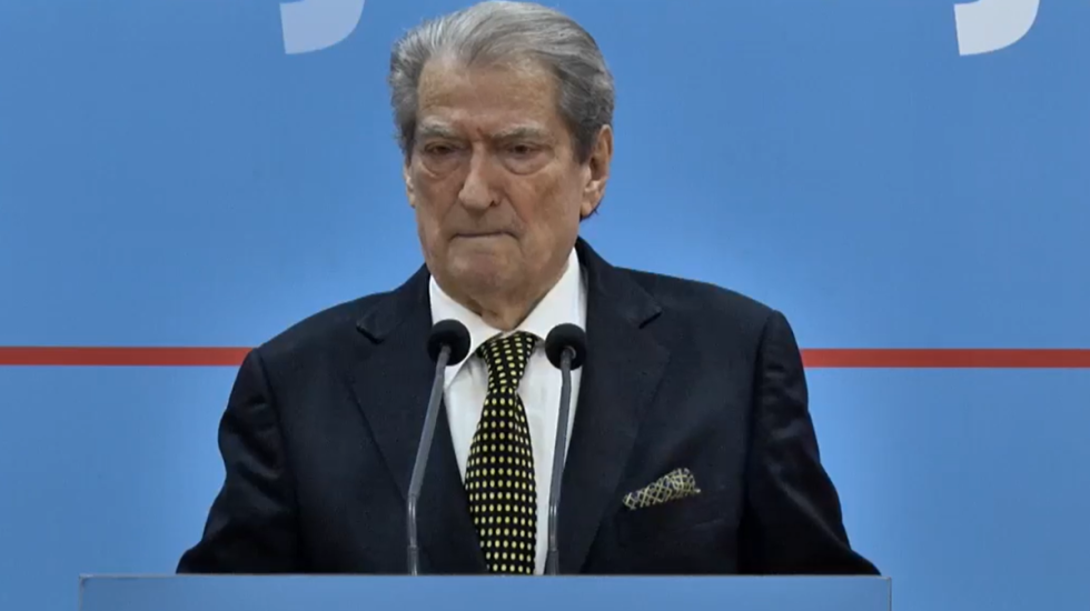 Zbardhet vendimi i Kushtetueses: Zgjatja e “arrestit shtëpiak” për Berishën, antikushtetues