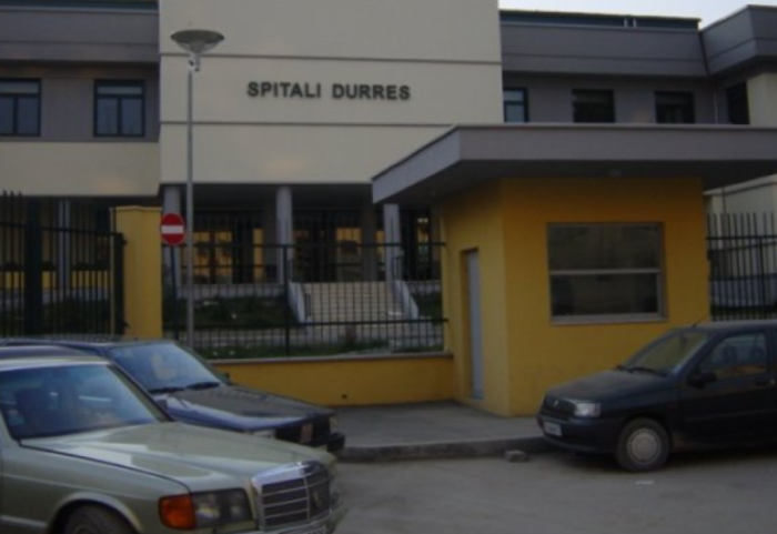 Vdes foshnja në spitalin e Durrësit, denoncohet mjeku për neglizhencë