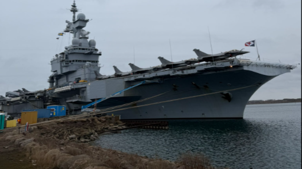 Droni rus bllokon aeroplanmbajtësen bërthamore franceze, Charles de Gaulle, në portin suedez