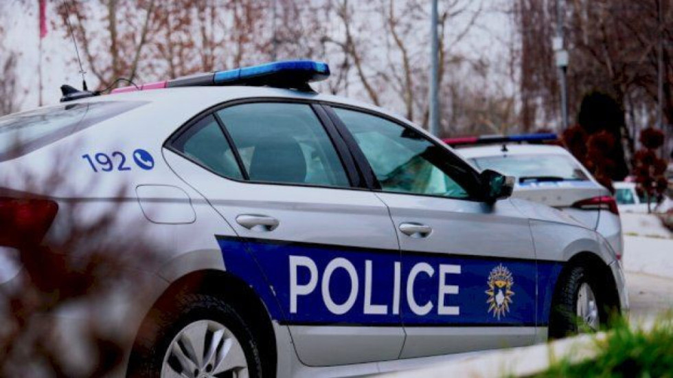 Afganët përleshen me thika në mes të Prishtinës, dy të plagosur