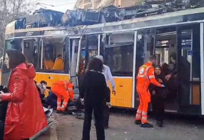 Tramvaji del nga shinat në mes të Milanos, 2 vdekur dhe mbi 40 të plagosur
