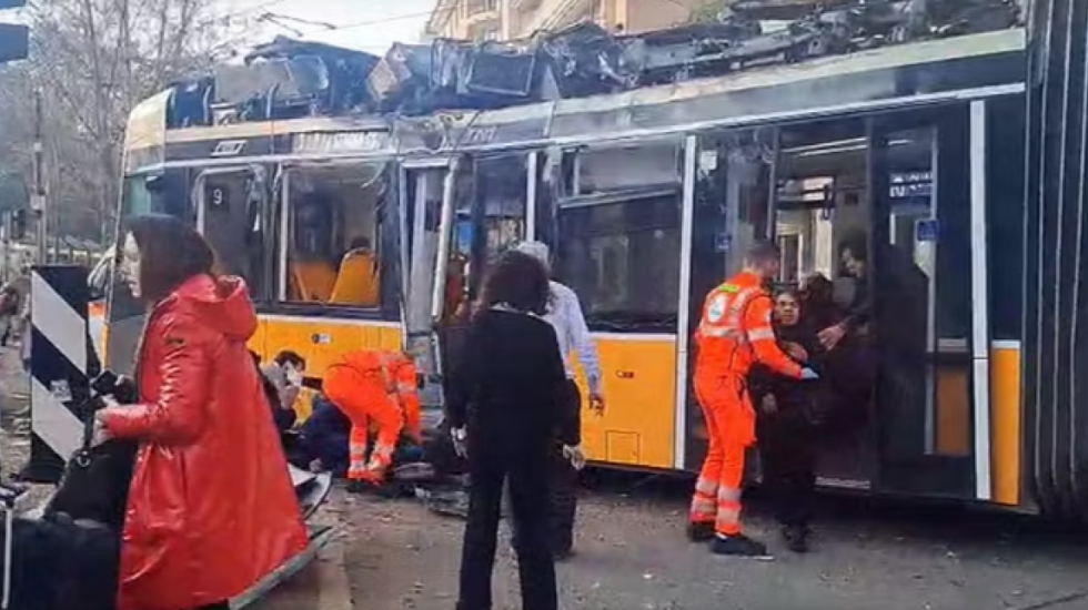 Tramvaji del nga shinat në mes të Milanos, 2 vdekur dhe mbi 40 të plagosur