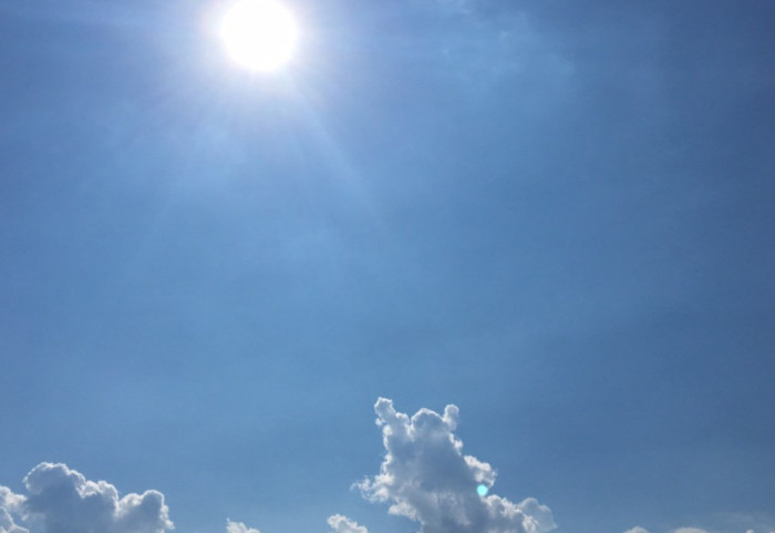 E diel e kthjellët, por mbrëmja rikthen vranësirat