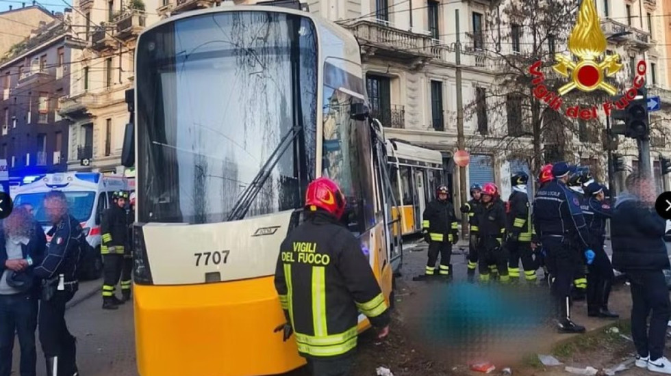 “Dy të vdekur dhe 50 të plagosur”,  tragjedi në Milano: Tramvaji del nga shinat, përplaset me një pallat