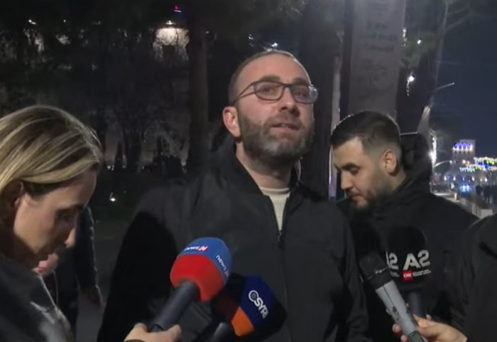 Vila e Enver Hoxhës në flakë, Bardhi sqaron sulmin me molotov: Po përsëritet regjimi pas 35 vitesh!