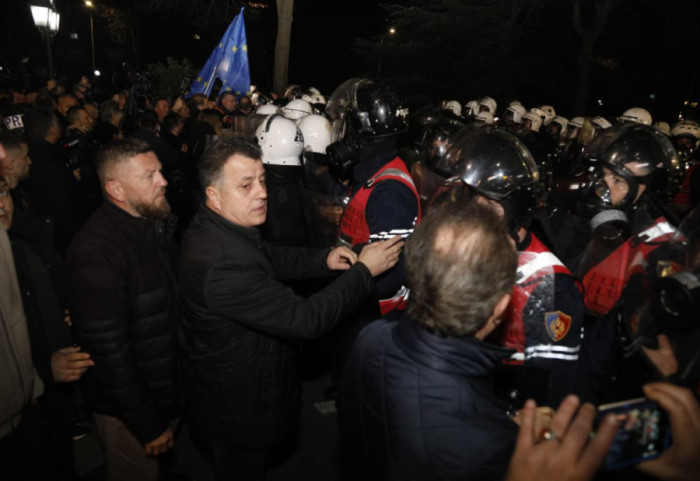 Policia merr përsipër protestën e PD para Parlamentit, zbulohet plani i masave