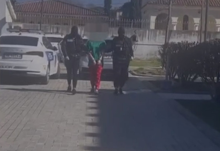 E dënuar për trafik droge në Gjermani, kapet në Tiranë 19-vjeçarja