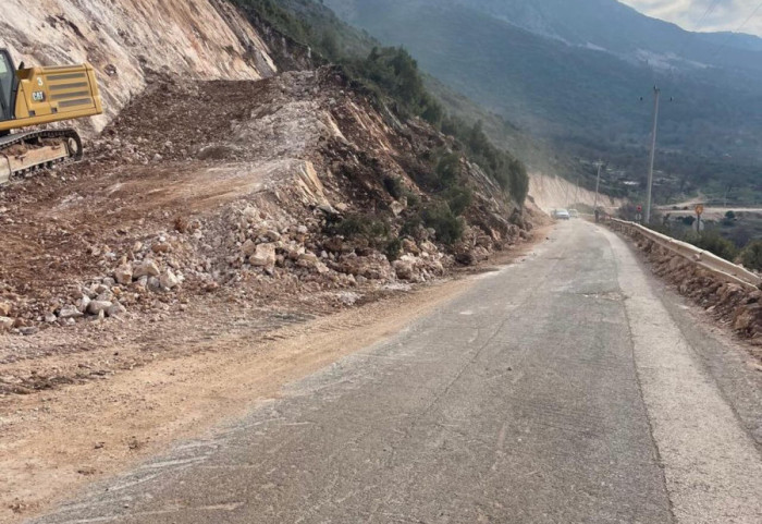 Vijojnë punimet në Llogara, ARRSH njofton shpërthim të kontrolluar në Palasë