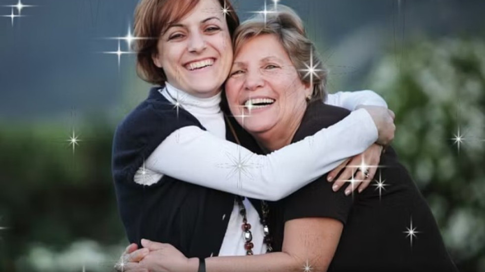 Mbrojtëse, kritike apo liberale? Yjet tregojnë si janë shenjat e horoskopit si vjehrra